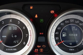 2016款奔腾B90 1.8T自动尊贵型十周年纪念版