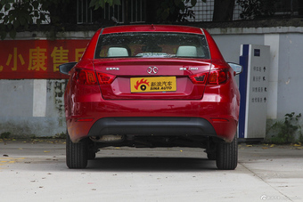 2015款绅宝D50 1.5L CVT标准超值导航版