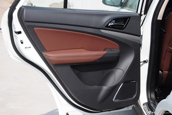 2015款比亚迪S7 1.5T手动尊贵版