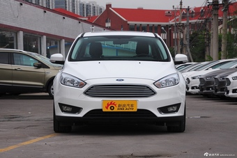 2015款福克斯三厢1.0L GTDi手动超能风尚型