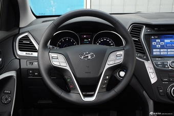 2015款全新胜达2.4L自动两驱GLS