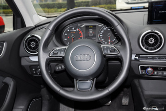 2015款奥迪A3 Limousine 1.4T自动35TFSI 300万纪念乐享版