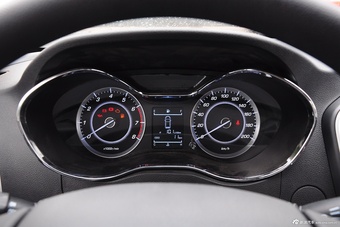 2015款 宝骏560 1.8L手动舒适型