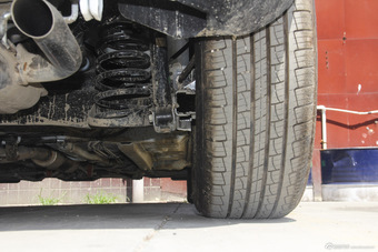 2016款中华V3 1.5T手动旗舰型