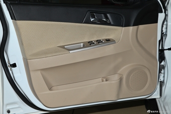 2013款中华H330 1.5L自动舒适型