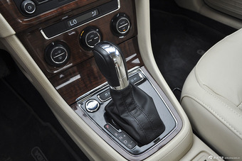 2013款朗逸改款1.4TSI DSG豪华版