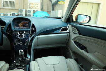 2014款比亚迪秦1.5T旗舰型