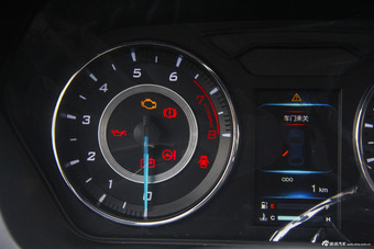 2015款V5菱致plus 1.5L手动智趣型