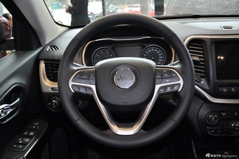 2014款自由光2.4L自动豪华版