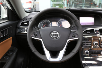 2014款中华H530 1.6L手动豪华型