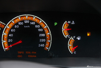 2015款比亚迪全新F3节能版1.5L自动豪华型