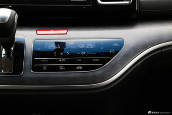 2016款艾力绅2.4L自动豪华版