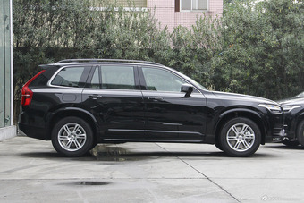 2015款沃尔沃XC90 2.0T自动 T6智逸版7座