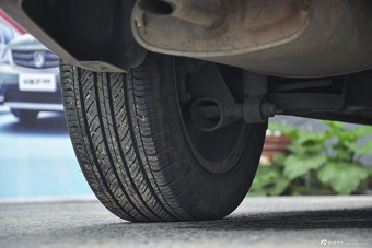 2013款宝骏630 1.5L手动精英型