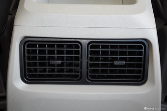 2015款菱智M3 1.6L 7座豪华型