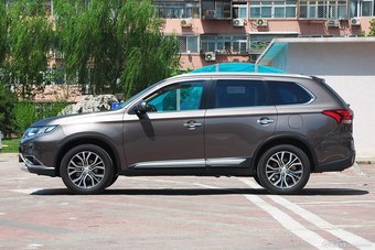 2016款欧蓝德2.4L四驱旗舰GT版 7座