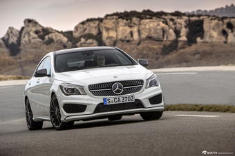 奔驰CLA250官方图