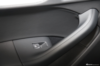 2013款奥迪Q3 40TFSI quattro四驱豪华型