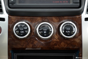 2015款帕杰罗·劲畅3.0L自动四驱旗舰版