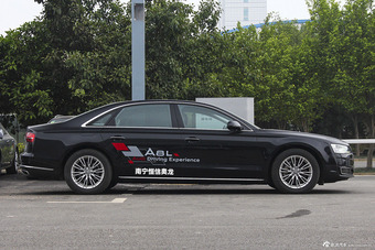 2014款奥迪A8L 3.0T自动45TFSI quattro专享型