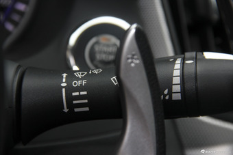 2015款英菲尼迪Q50L 2.0T自动运动版