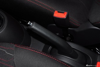 2014款奔奔1.4L手动天窗版