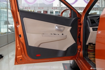 2013款风云2 1.5L手动掀背锐意版