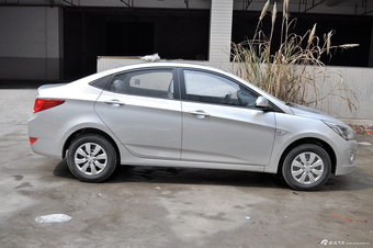 2014款瑞纳1.4L手动时尚型