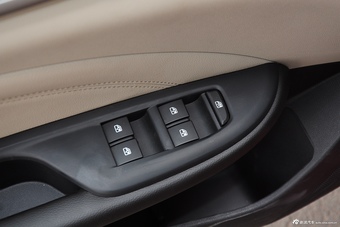 2015款英朗15N手动豪华型