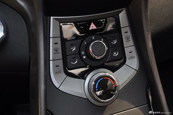 2012款朗动1.6L手动领先型