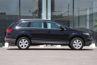 2015款奥迪Q7 35TFSI进取型