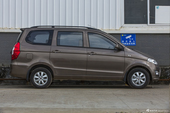 2014款五菱宏光S 1.2L 手动标准型