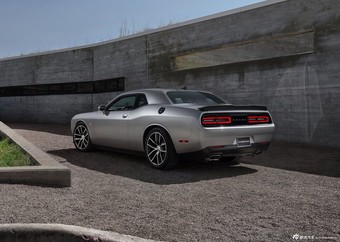 2015款Dodge Challenger