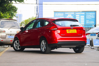 2015款福克斯两厢1.6L自动舒适型