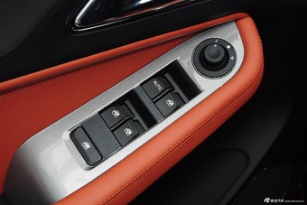 2015款宝骏560 1.8L手动精英型