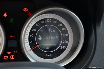 2016款奔腾B90 1.8T自动尊贵型十周年纪念版