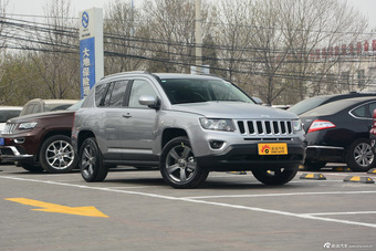 2015款指南者2.4L自动四驱舒适版