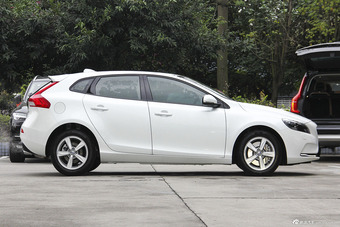 2016款沃尔沃V40 1.5T自动 T3 智逸版