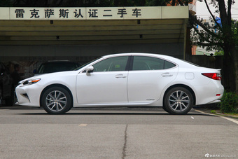 2015款雷克萨斯ES 2.5L自动300h舒适版