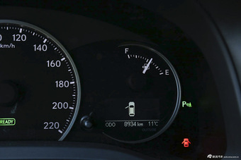 2014款雷克萨斯CT 1.8L自动200h F-Sport单色