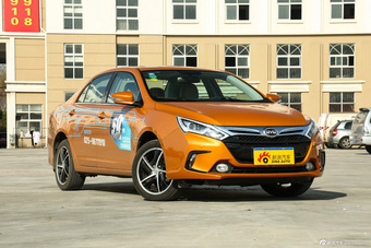 2014款比亚迪秦1.5T旗舰型