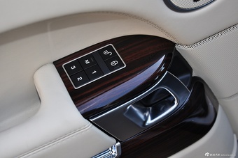 2015款揽胜 3.0 SC V6 Vogue SE 创世加长版