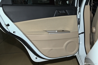 2013款中华H330 1.5L自动舒适型