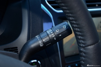 2016款探险者2.3T自动精英版