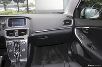 2016款沃尔沃V40 1.5T自动 T3 智逸版