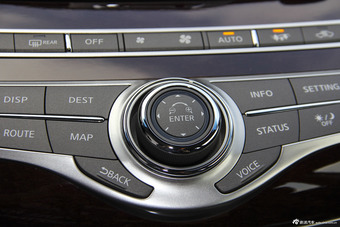 2015款英菲尼迪Q70L 2.5L奢华版