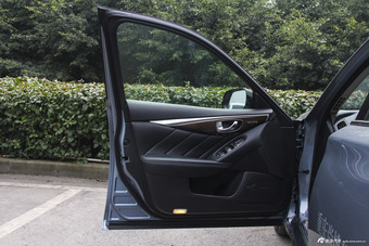 2014款英菲尼迪Q50 3.7L自动豪华运动版