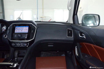 2016款驭胜S350 2.0T自动两驱汽油超豪华版5座