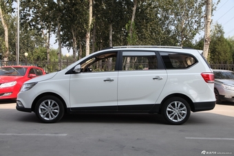 2014款宝骏730 1.5L手动舒适型图片