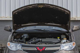 2014款五菱宏光S 1.2L 手动标准型